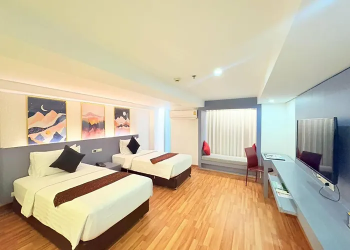 Отель I Silom 4*