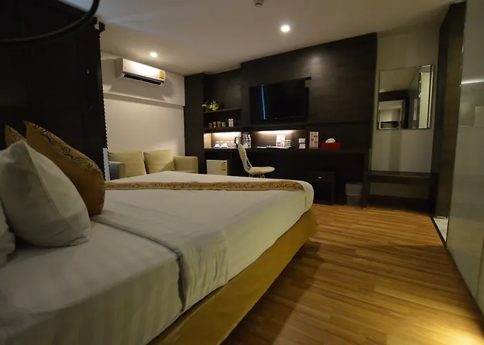 Отель I Silom 4*